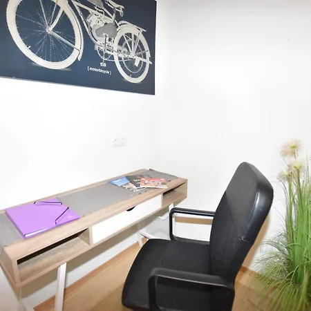 Ein Traum Im Leechwald Naehe Lkh Apartment